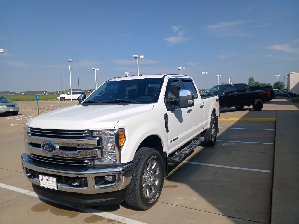 Used 2017 Oxford White Ford Lariat image 4