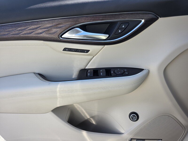 Used 2023 White Frost BUICK AWD 4DR AVENIR image 32