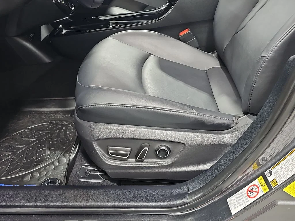 Used 2018 Gray Toyota Advanced image 31