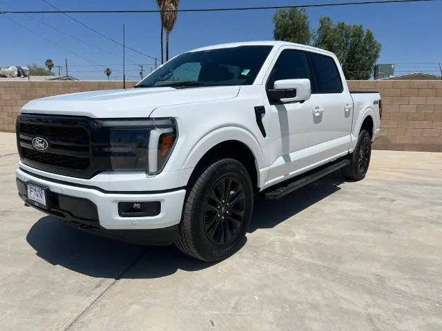 New 2025 Oxford White Ford Lariat® image 32