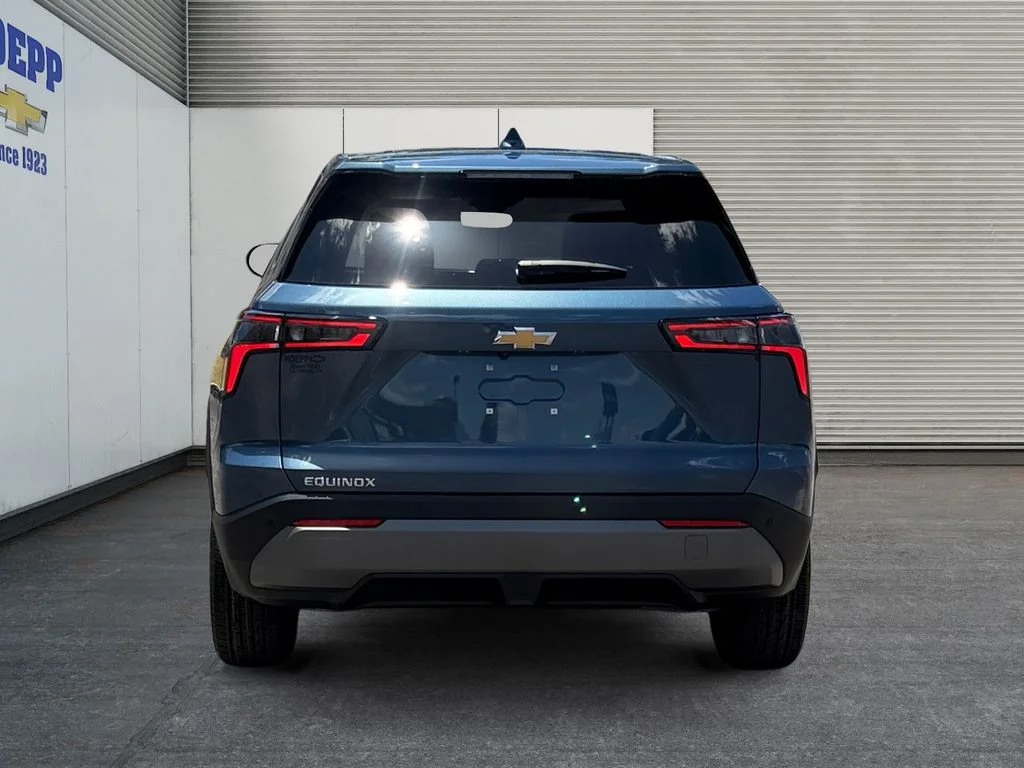 New 2027 Lakeshore Blue Metallic Chevrolet LT image 4