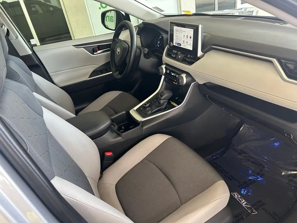 Used 2025 Silver Toyota XLE image 22