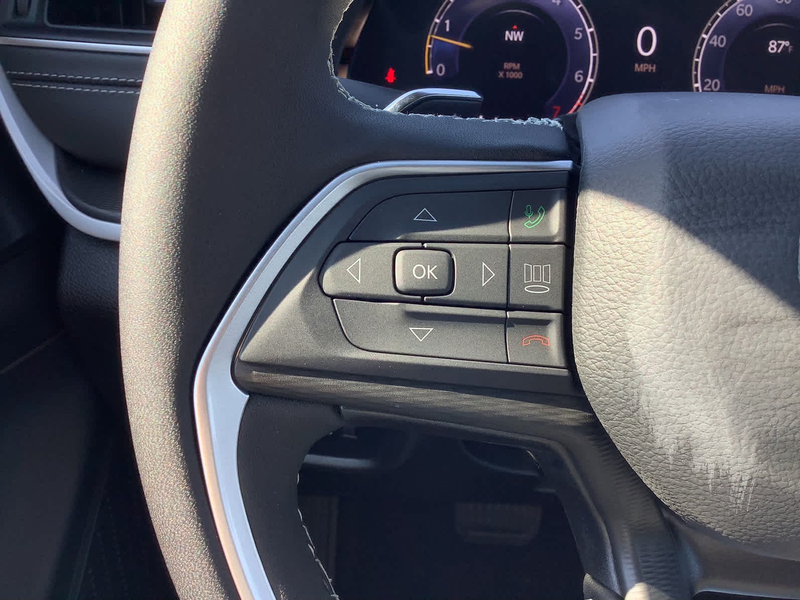 2025 Jeep Grand Cherokee Laredo - Photo 24