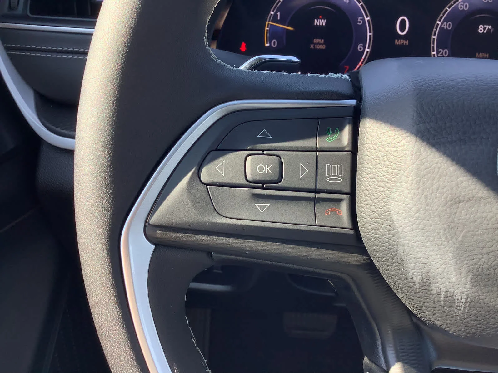 2025 Jeep Grand Cherokee Laredo - Photo 24