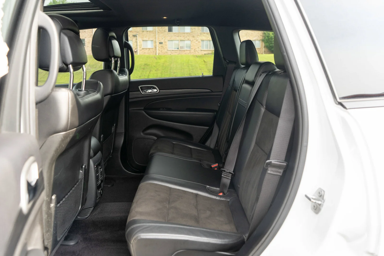 Used 2019 Bright White Clearcoat Jeep Altitude image 29