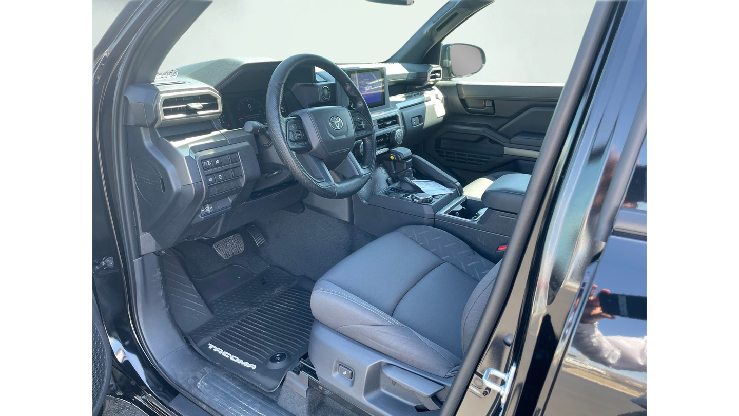 2026 Toyota Tacoma SR5 - Photo 9