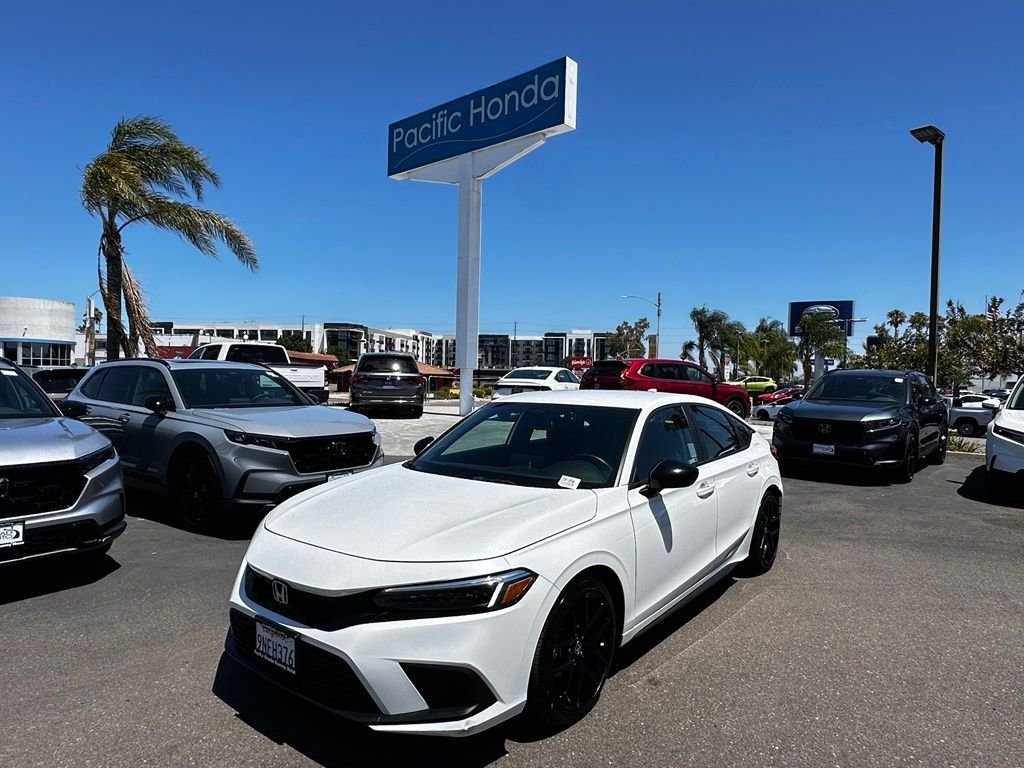 Used 2024  Honda Sport image 2