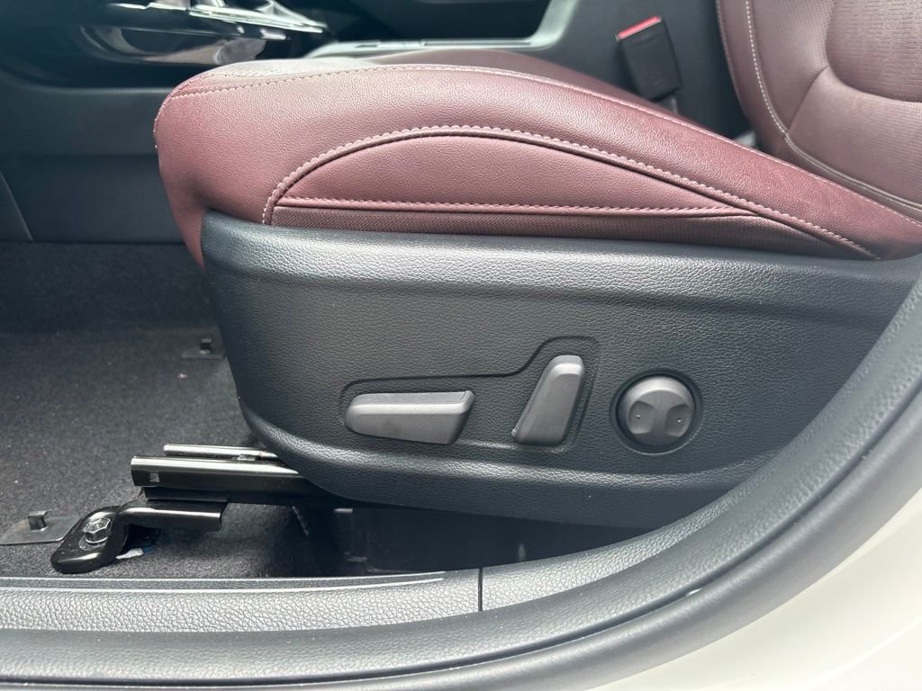 Used 2022 White Kia SX image 14
