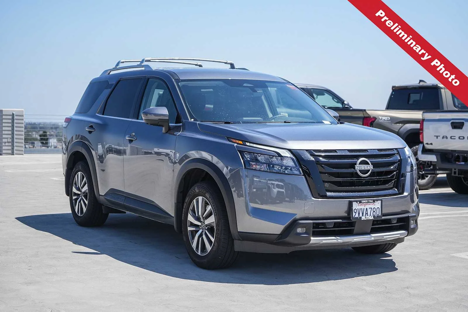 Certified Used 2025 Gun Metallic Nissan SL image 3