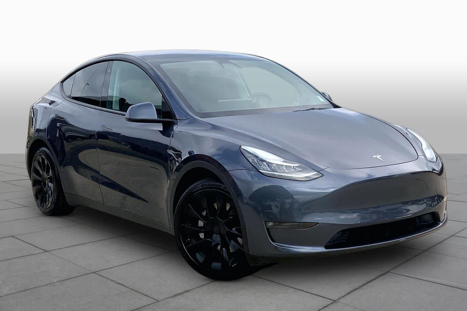 Used 2022 Midnight Silver Metallic Tesla Long Range image 2