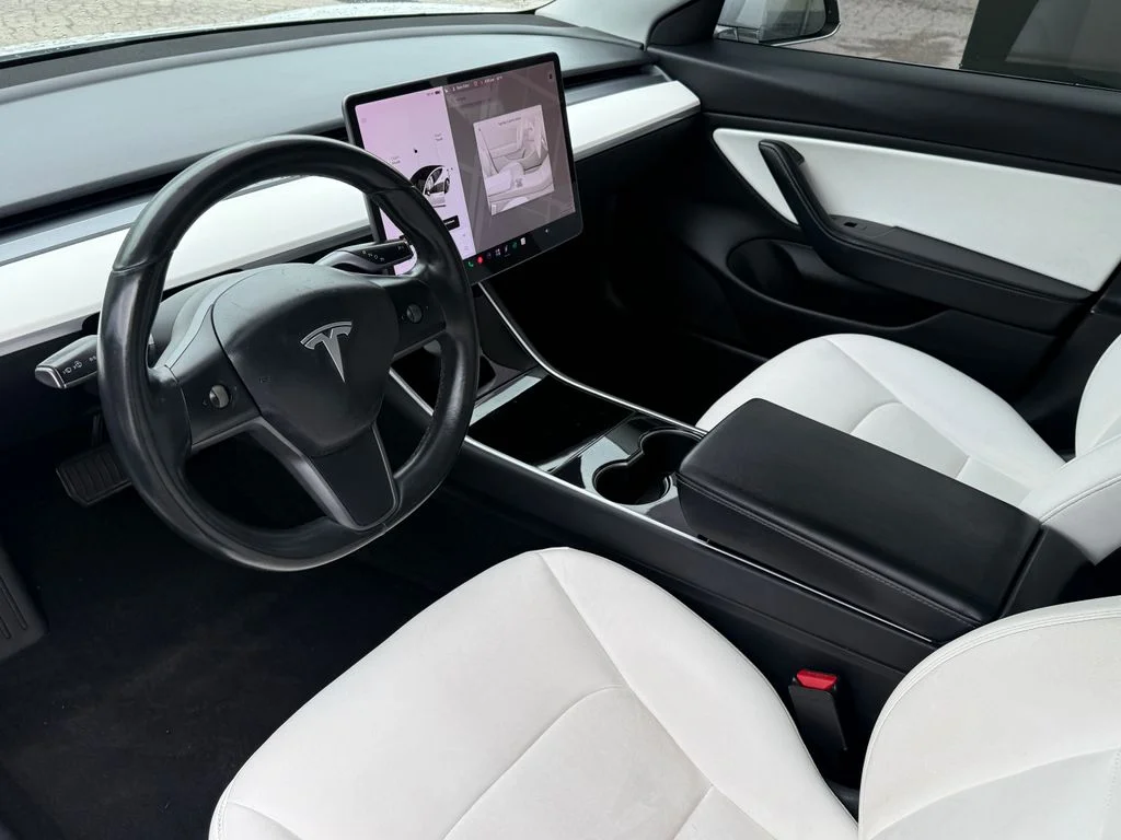Used 2018 White Tesla Long Range image 22