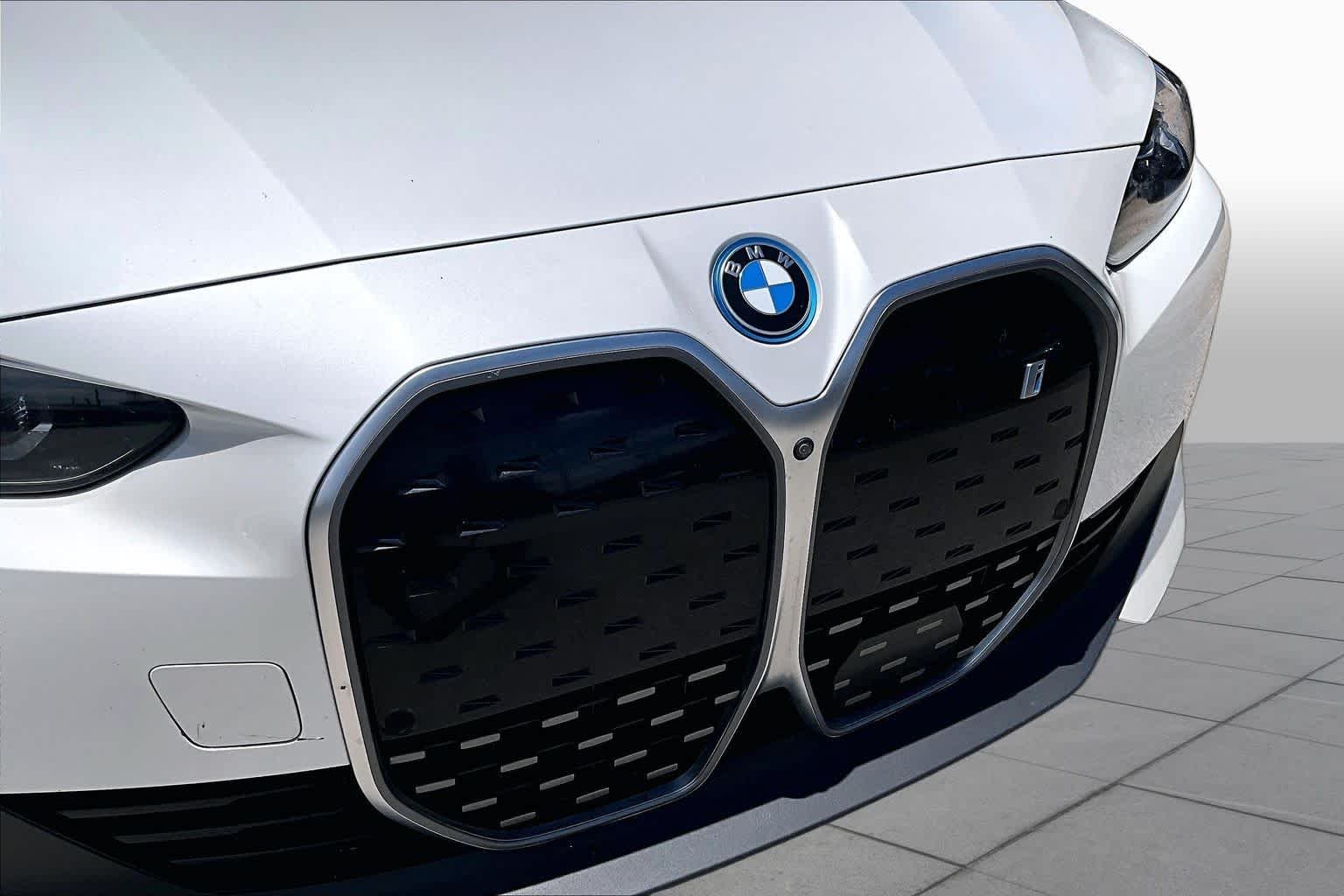 Used 2023 Mineral White Metallic BMW eDrive35 image 29