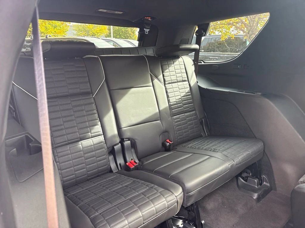 Used 2022 Crystal White Cadillac Sport Platinum image 25