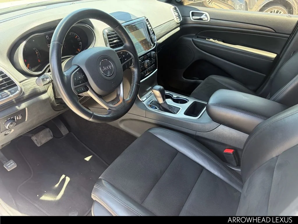 Used 2022 White Jeep Laredo X image 11