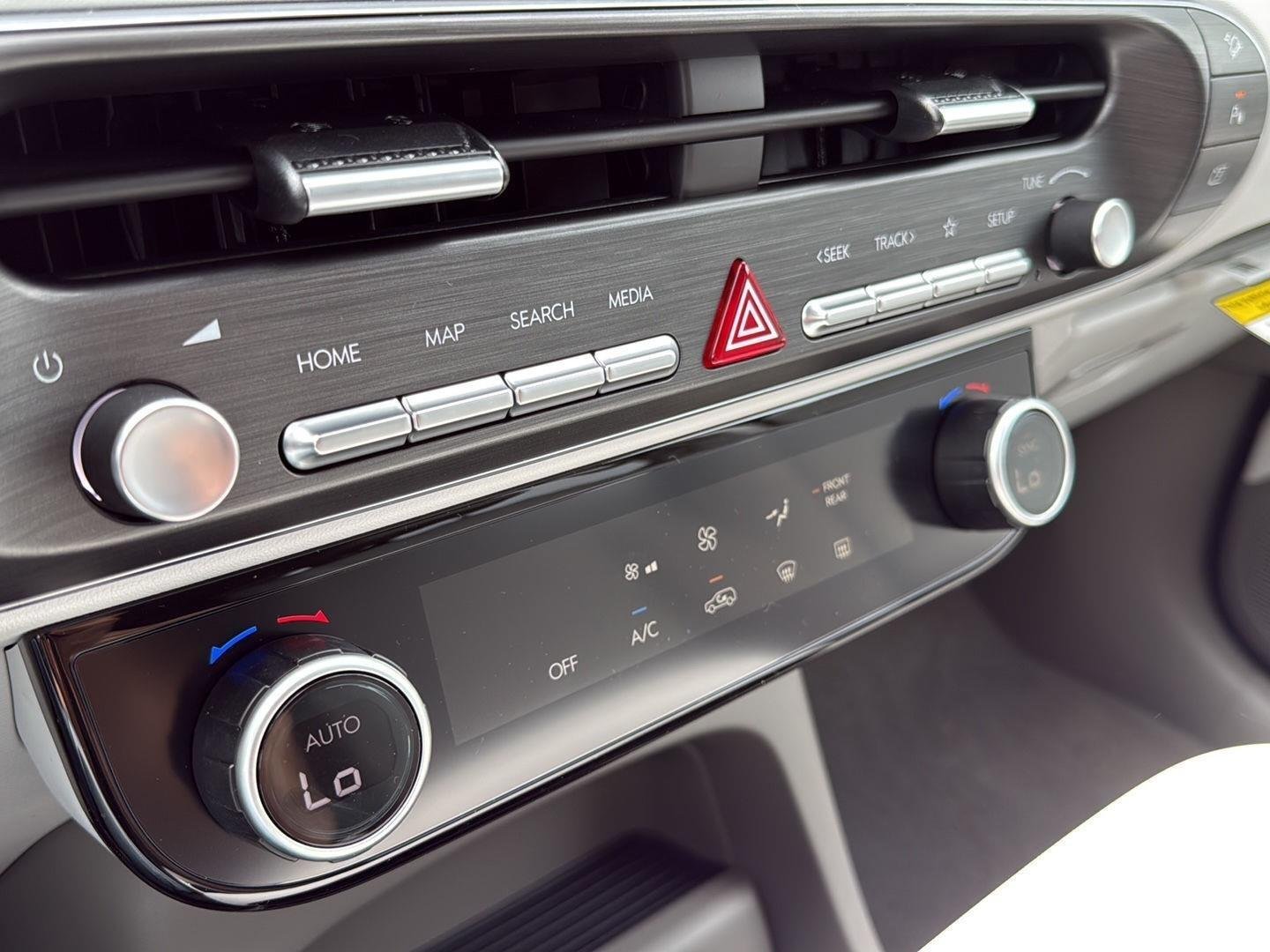 New 2026 Ecotronic Gray Pearl Hyundai SE AWD image 31