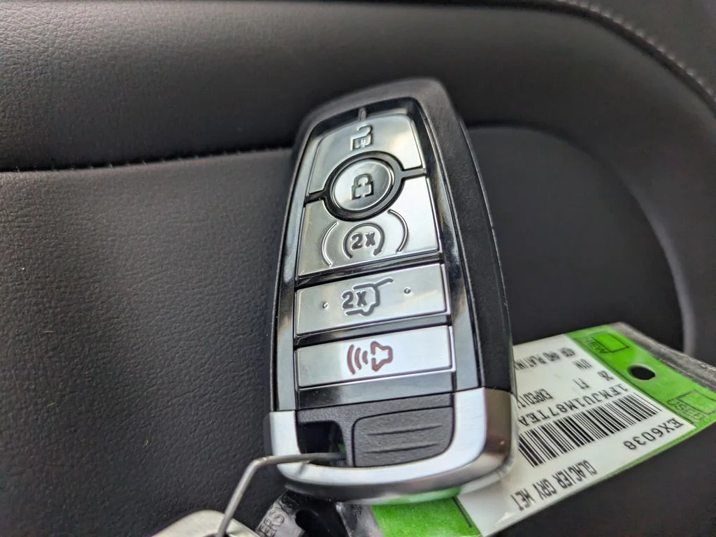 New 2026 Glacier Gray Metallic Tri-Coat Ford Platinum image 38