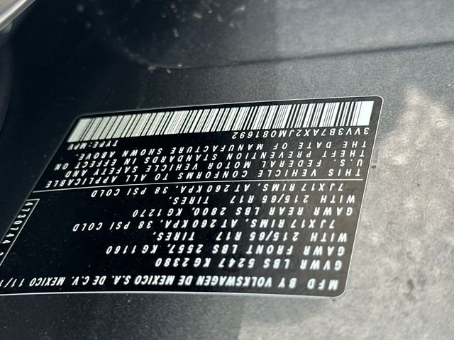 Used 2018 Gray Volkswagen 2.0T SE image 32