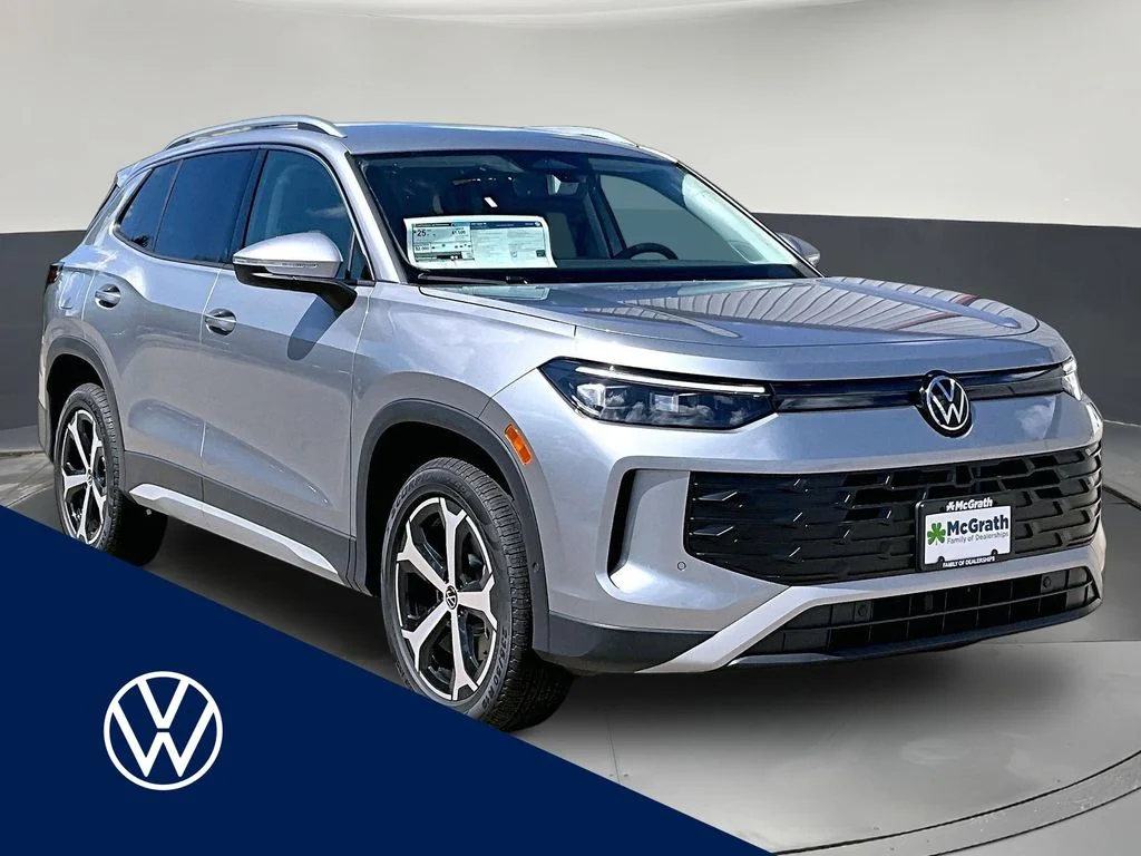New 2026 Silver Volkswagen 2.0T SE image 1