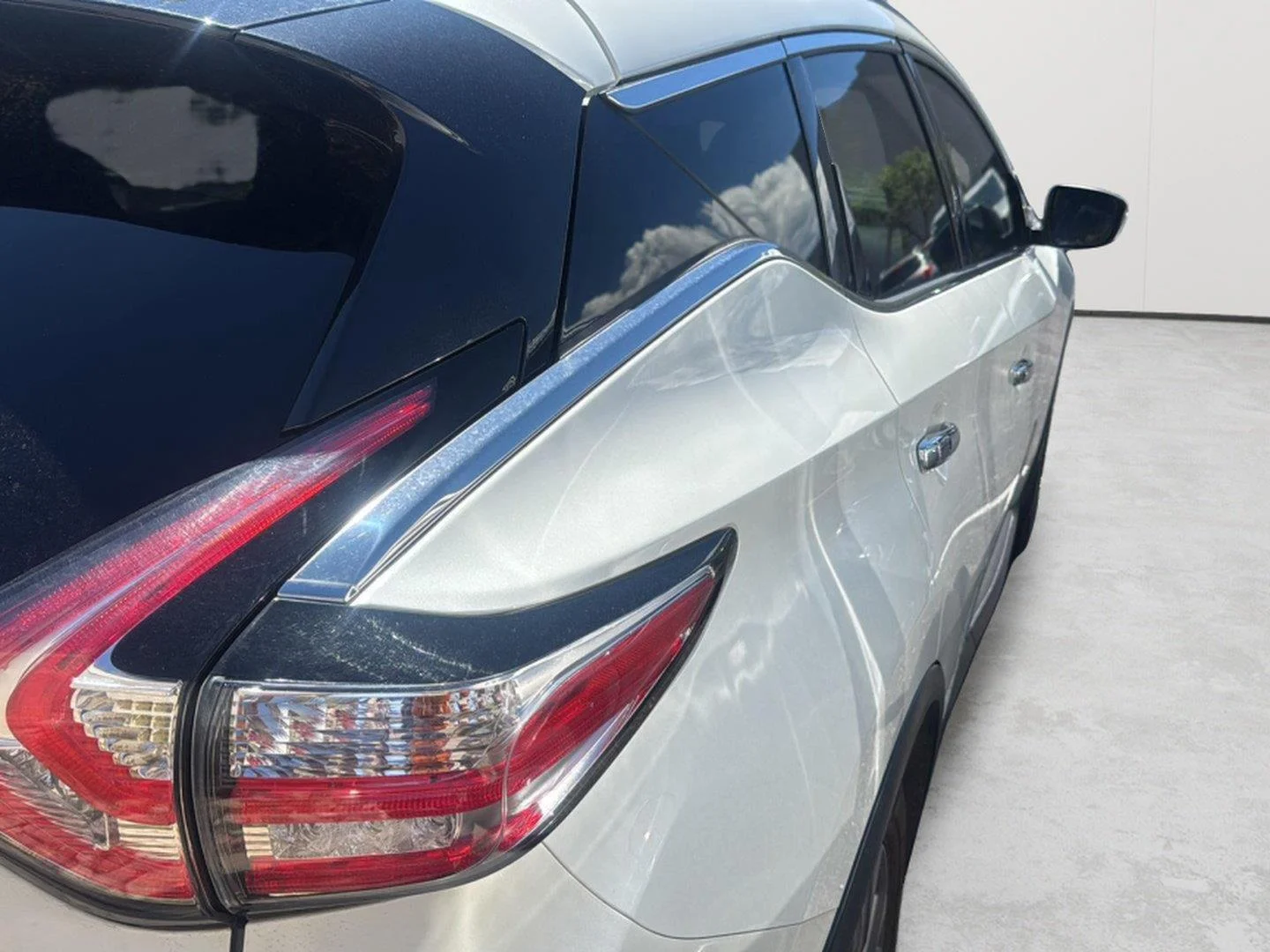 Used 2017 Pearl White Nissan SL image 5