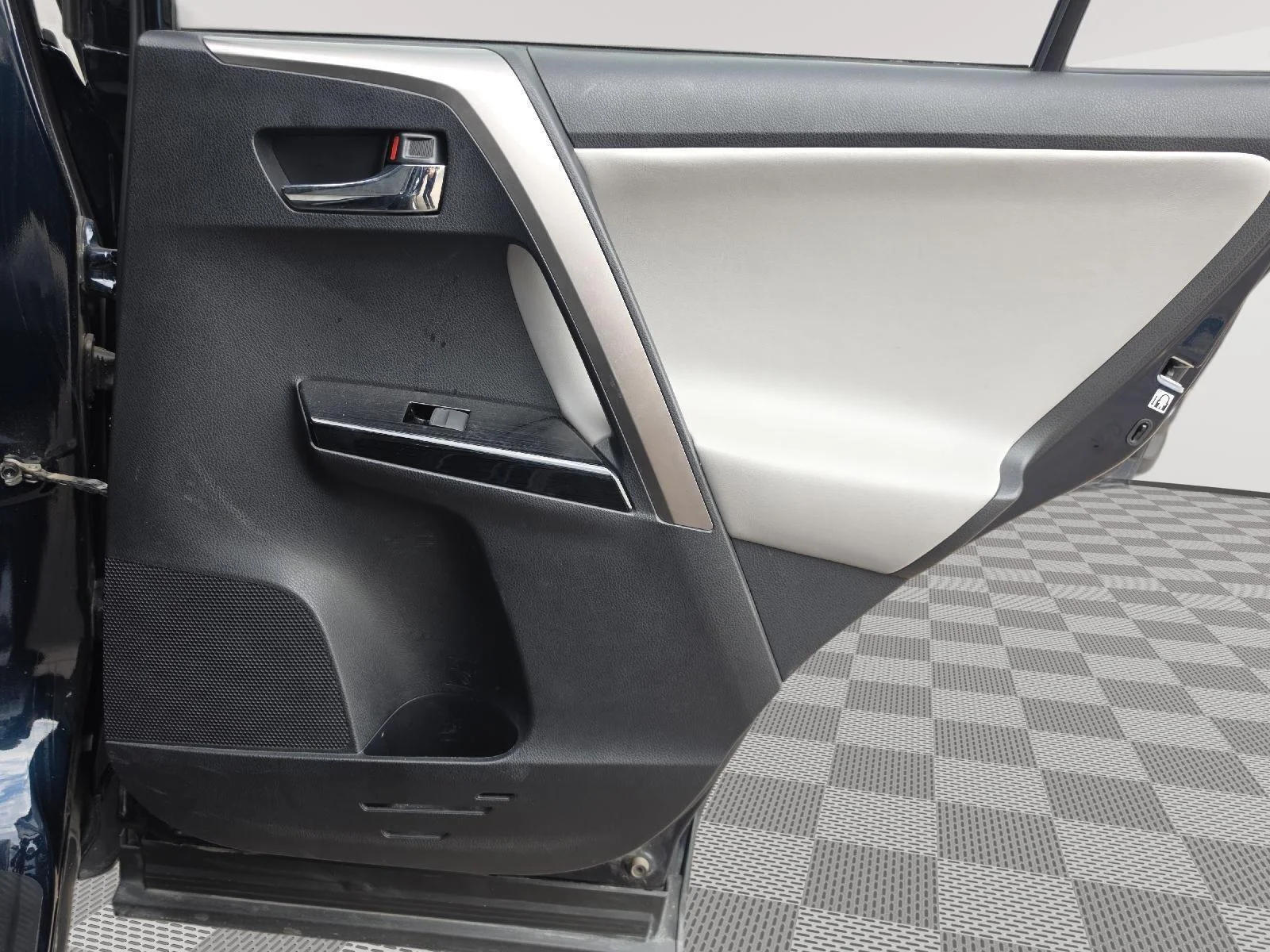 Certified Used 2018 Galactic Aqua Mica Toyota Limited image 19