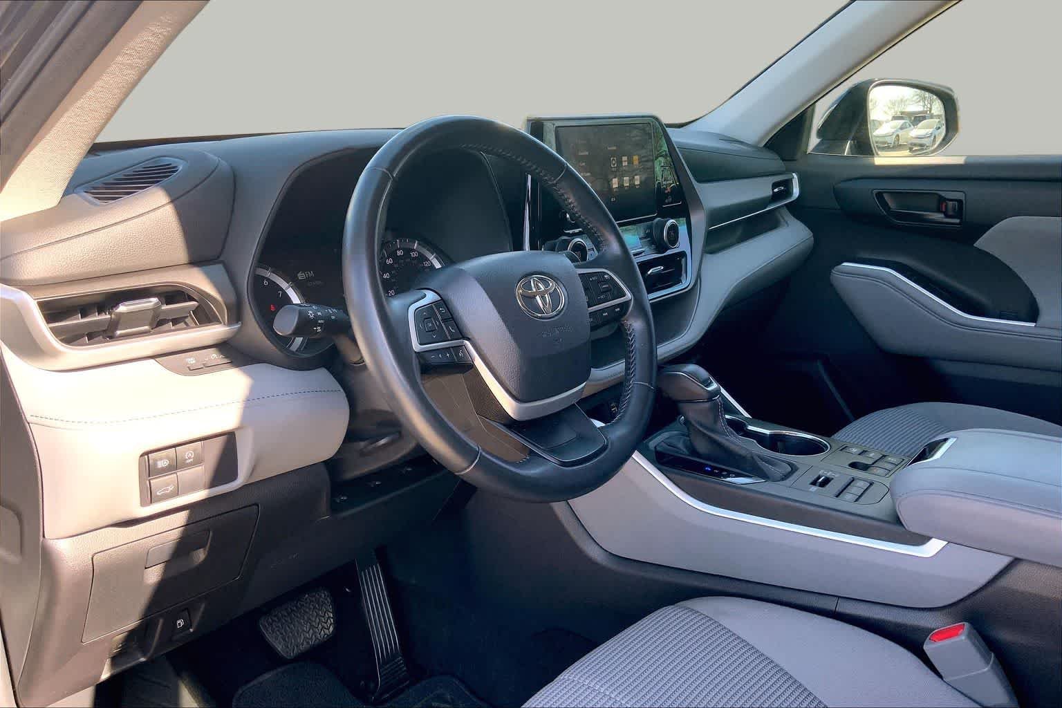 Used 2023 Midnight Black Metallic Toyota LE image 28
