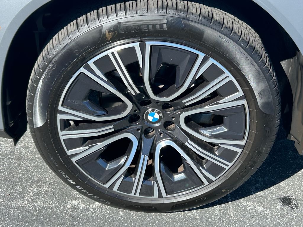 Used 2026 Skyscraper Grey Metallic BMW 30 xDrive image 9