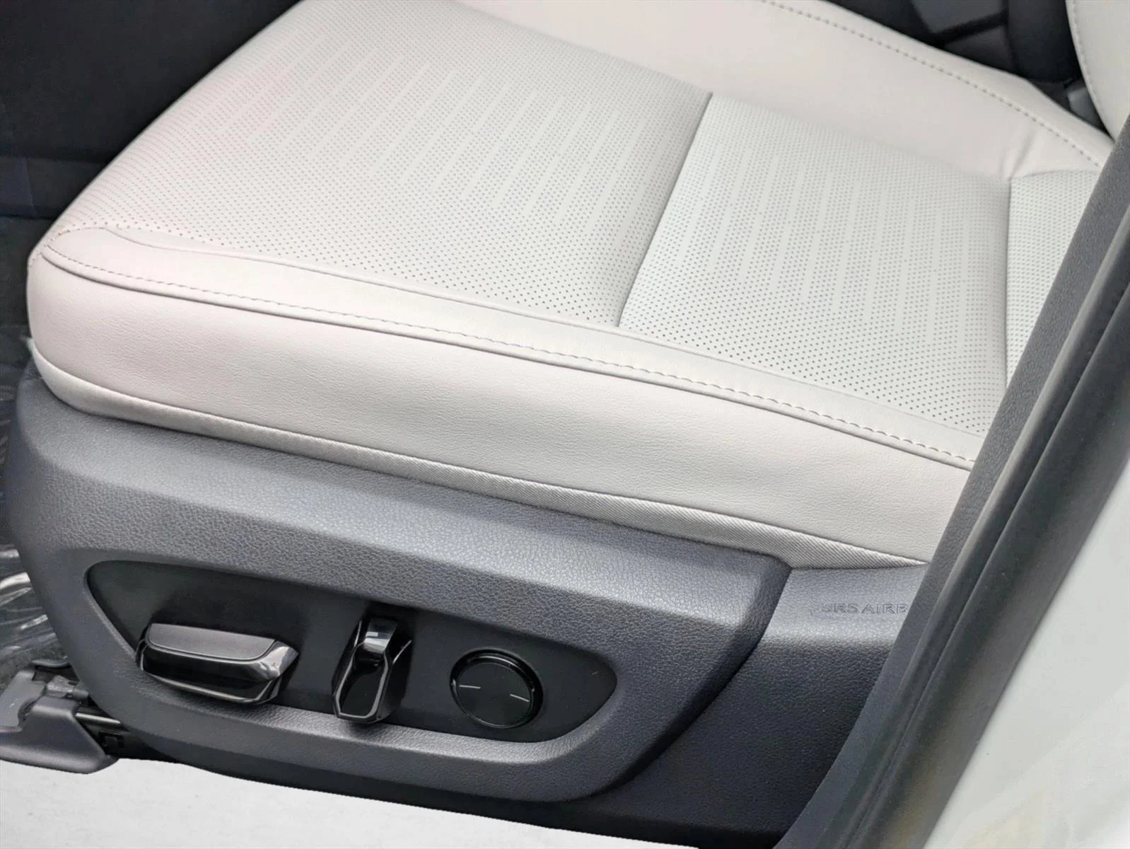 New 2026 Wind Chill Pearl Lexus  350 PREMIUM AWD image 4