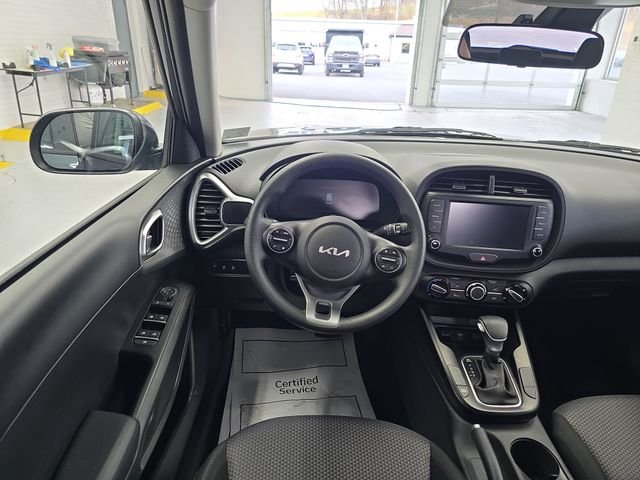 Used 2025  Kia LX image 12