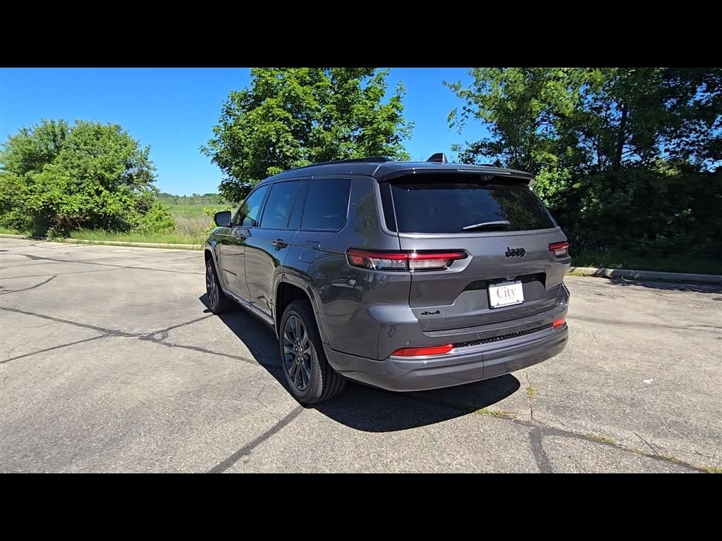 New 2026 Baltic Gray Metallic Clear-Coat Exterior Paint Jeep Limited Reserve image 6