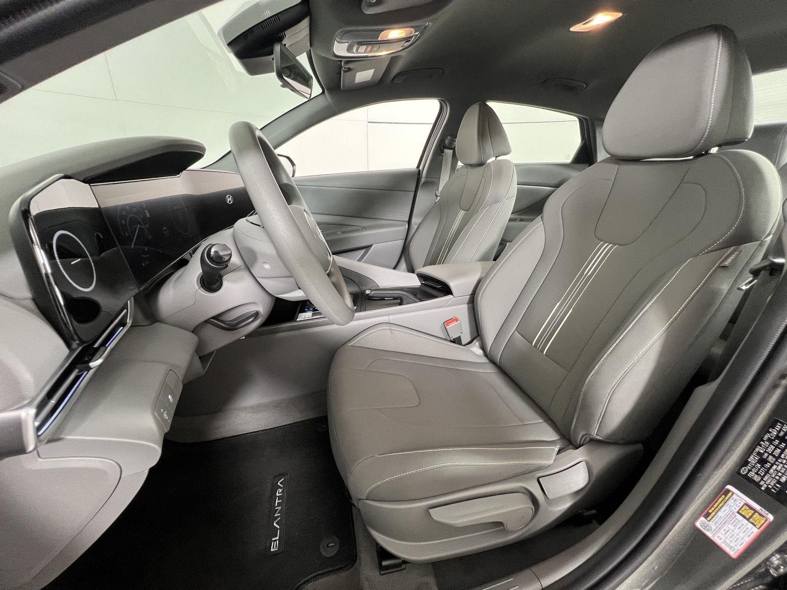 Used 2024 Amazon Gray Hyundai SEL image 2