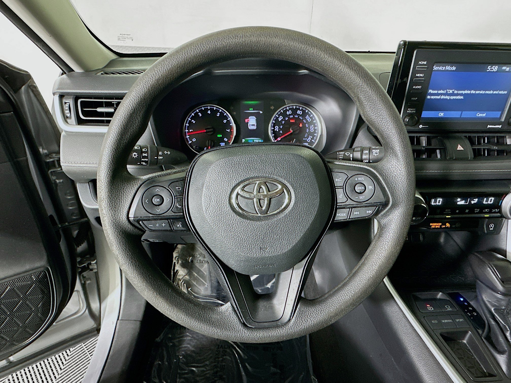 Used 2020 Silver Sky Metallic Toyota XLE image 15