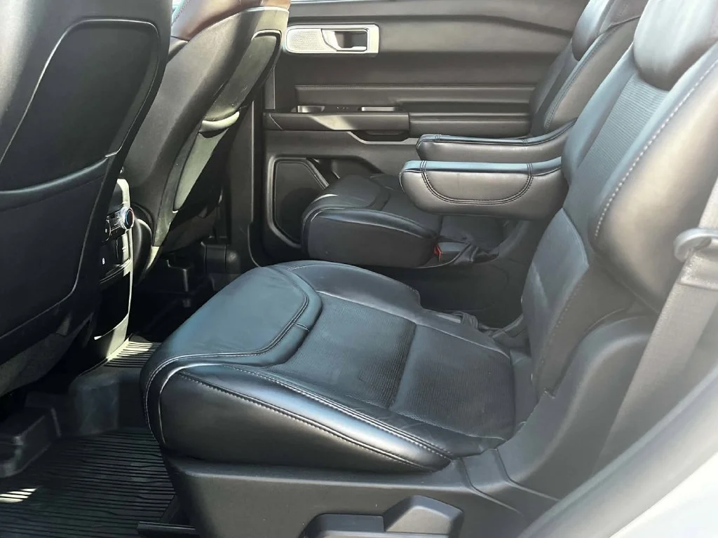 Used 2020 White Ford Platinum image 22