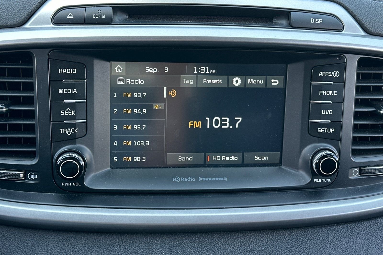 Used 2017 Silver Kia LX image 21
