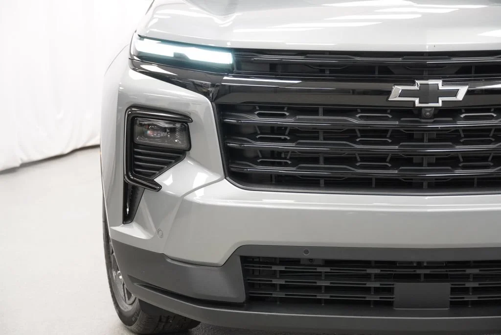 New 2027 Sterling Gray Metallic Chevrolet LT image 33