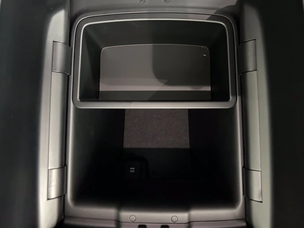 New 2027 Ebony Black Kia S image 9