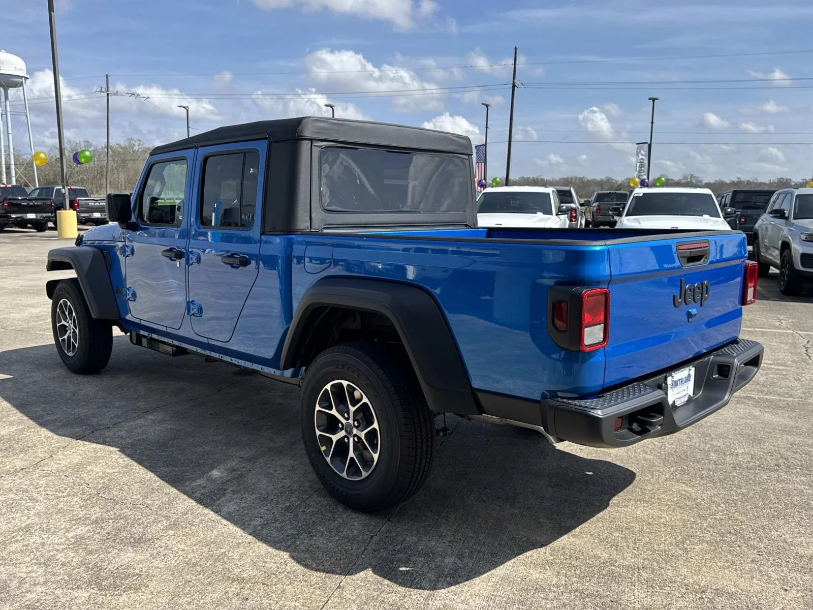 New 2026 Hydro Blue Pearl-Coat Exterior Paint Jeep Sport S image 4