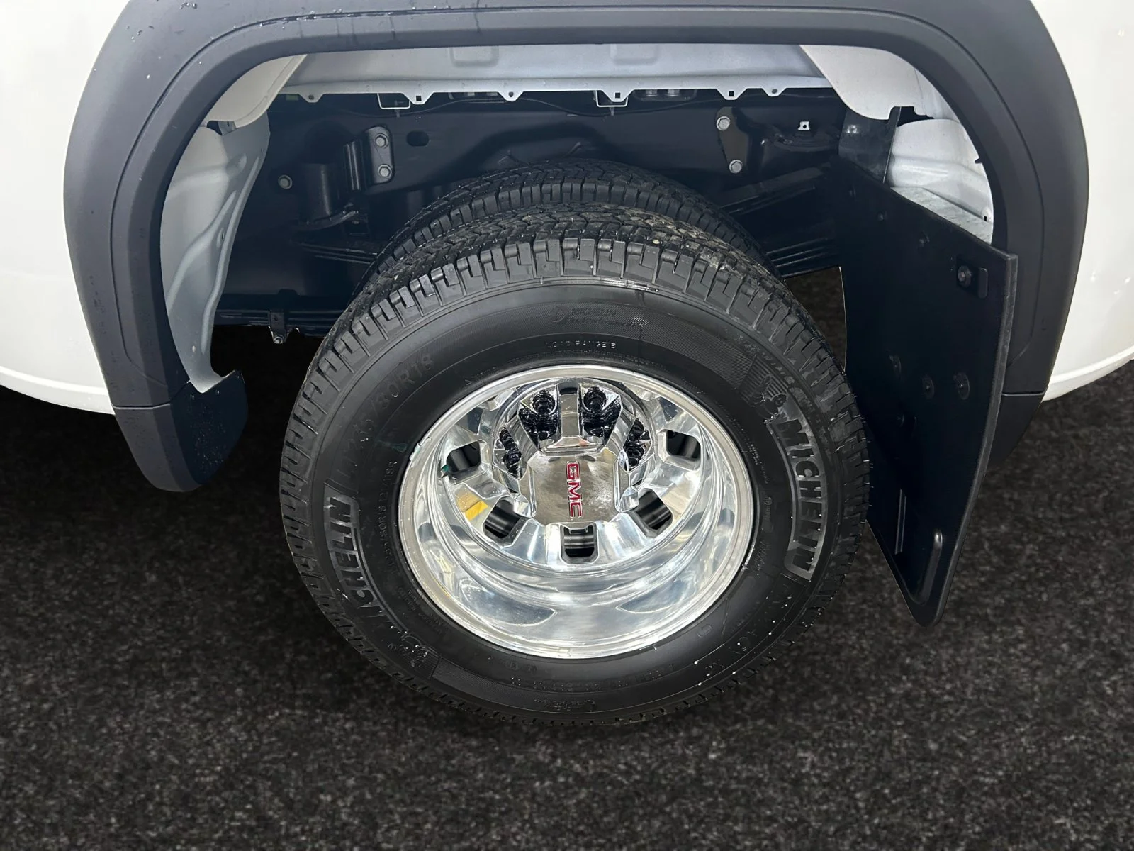 New 2026 Summit White GMC SLT image 9