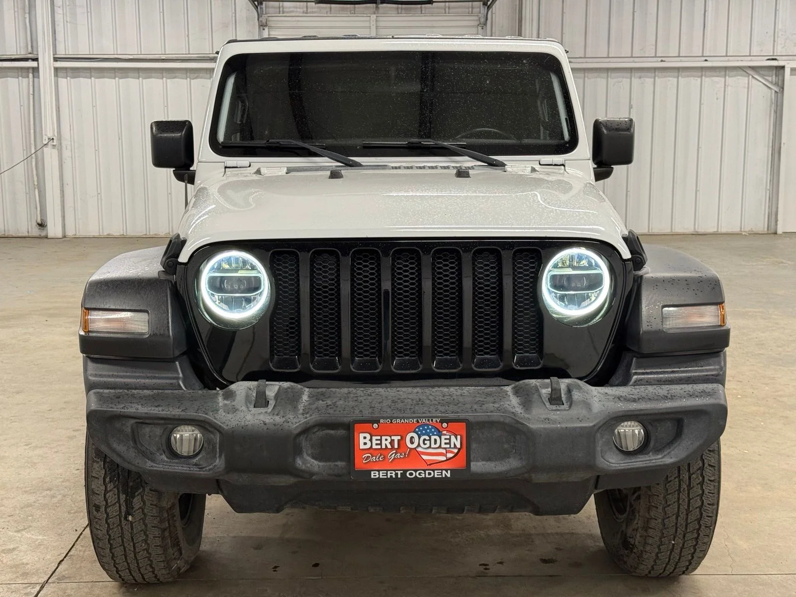 Used 2020 White Jeep Unlimited Sport image 3