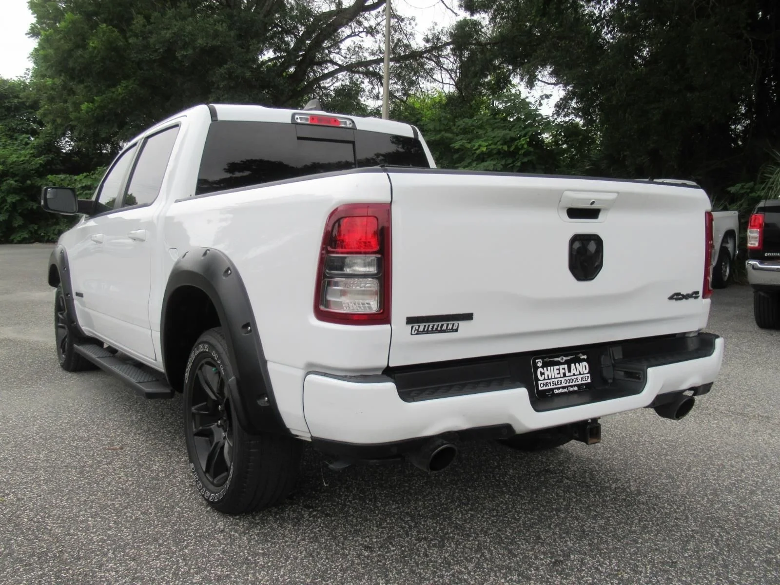 Certified Used 2022 White Ram Big Horn/Lone Star image 5