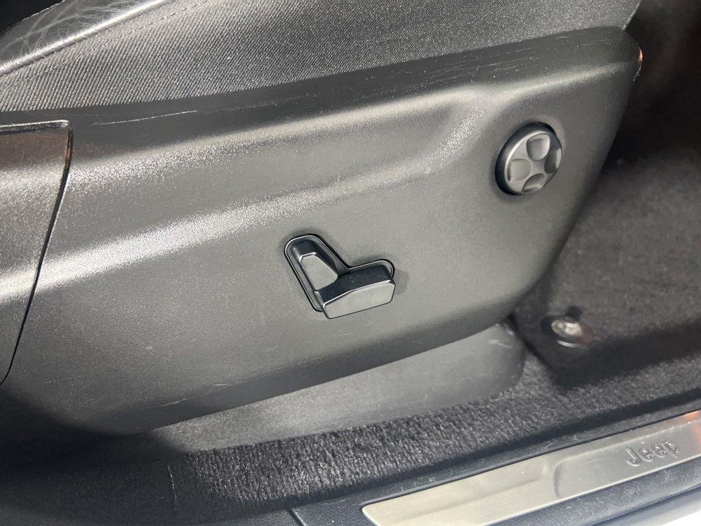 Used 2020 Bright White Clearcoat Jeep Limited image 17