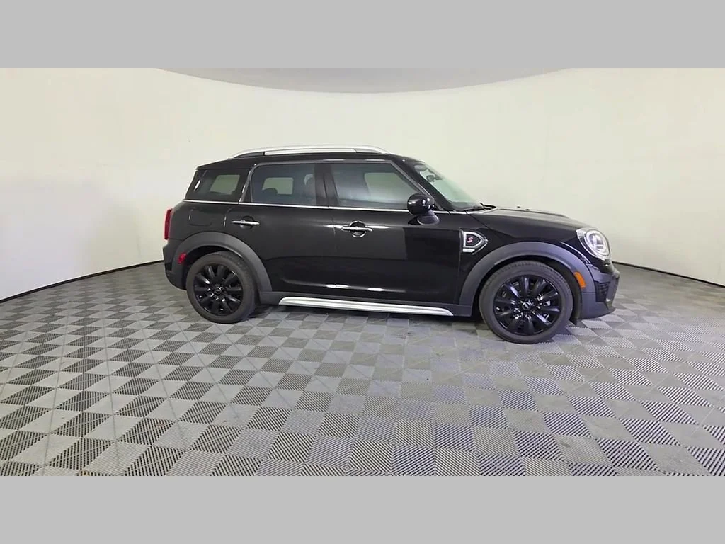 Used 2022 Midnight Black Metallic MINI Cooper S image 36