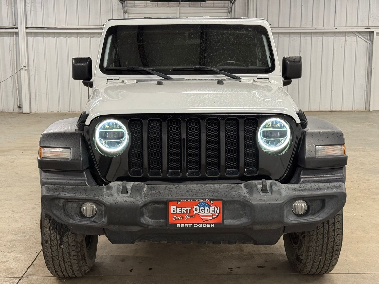 Used 2020 White Jeep Unlimited Willys image 3