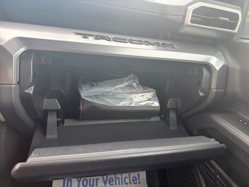 Used 2024  Toyota SR5 image 34