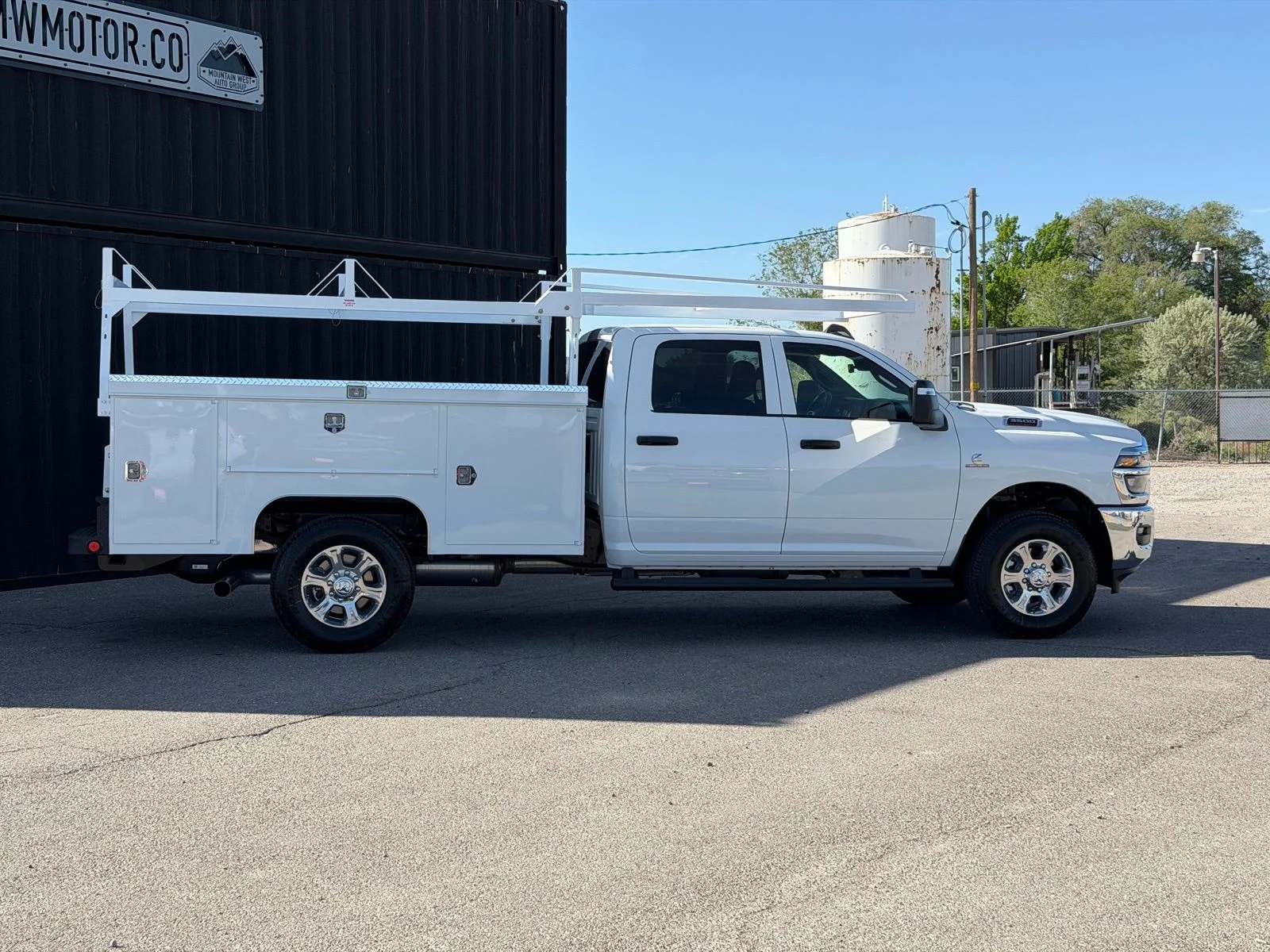 New 2026 Bright White Clear-Coat Exterior Paint RAM Tradesman image 6