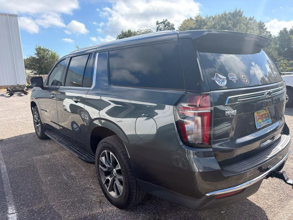 Used 2021 Gray Chevrolet LT image 4