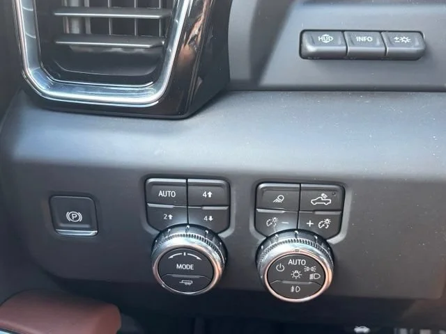 2026 GMC Sierra 3500HD Denali Ultimate - Photo 32