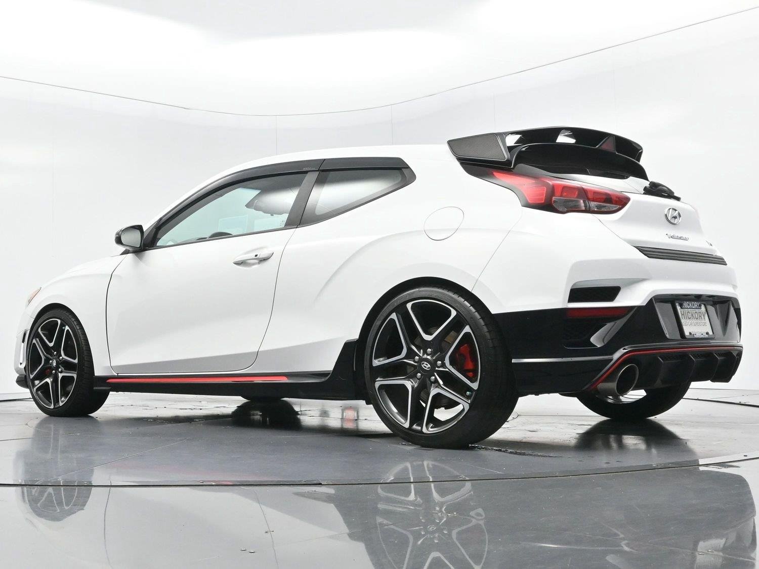 Used 2022 Lunar White Hyundai Base image 45