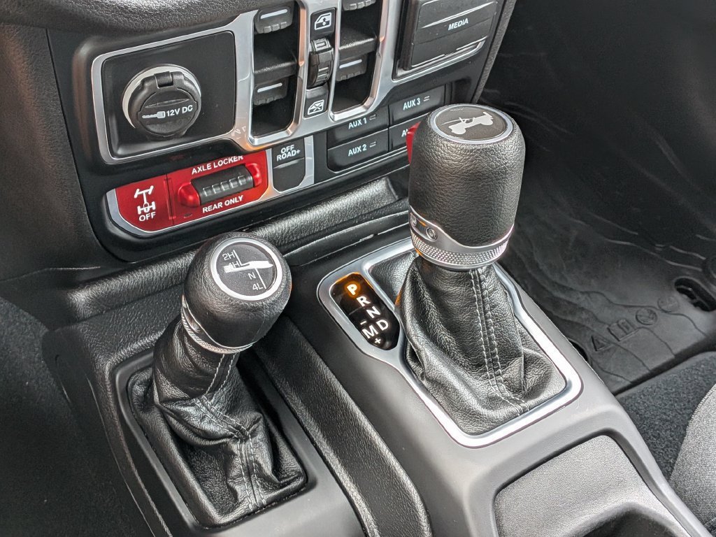 Used 2024 White Jeep Sport image 28