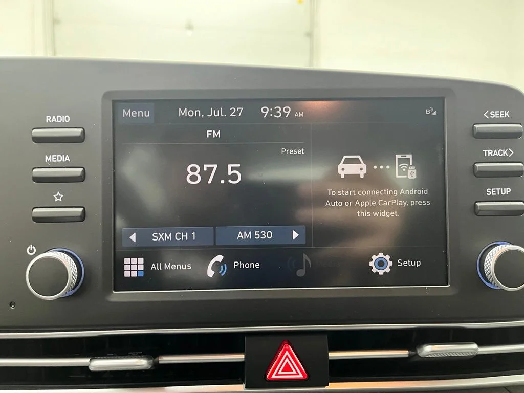 Used 2023 Silver Hyundai SEL image 25