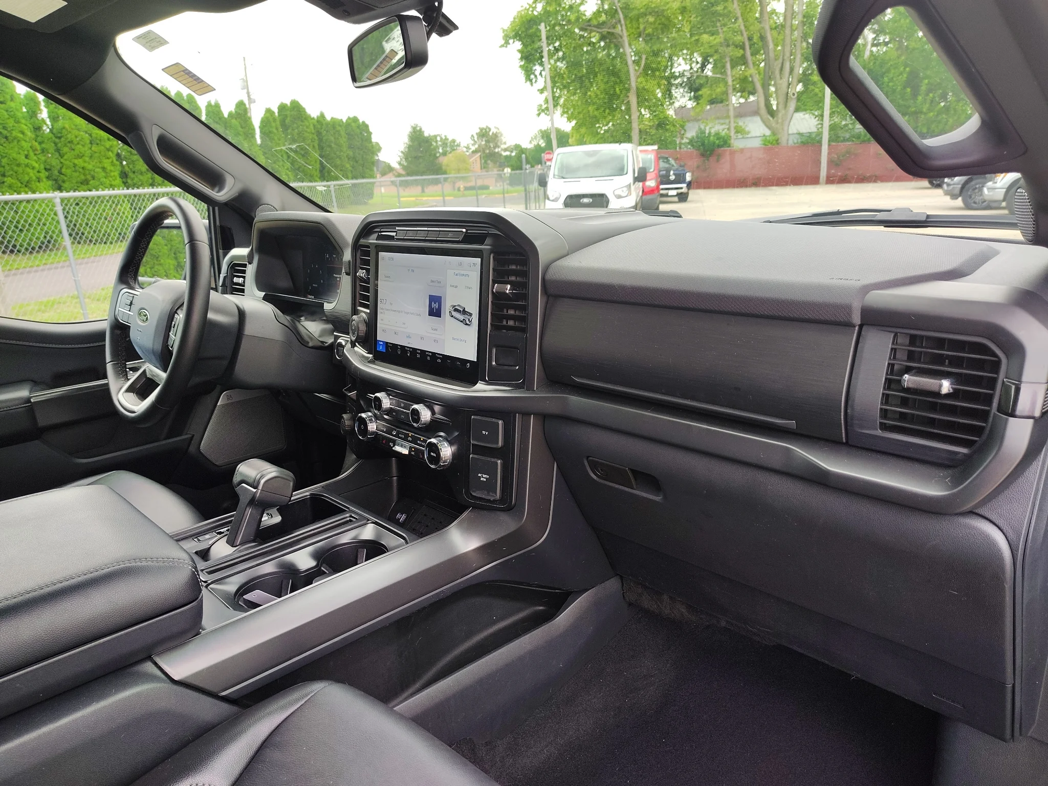 Used 2024 Agate Black Metallic Ford XLT image 16
